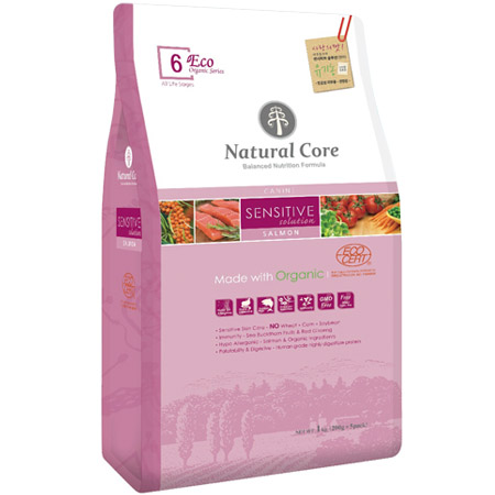 네츄럴코어 - 70% 유기농 에코6 센시티브 솔루션 (연어) 작은입자 2.4kg + 주식소고기캔 - 3개증정
